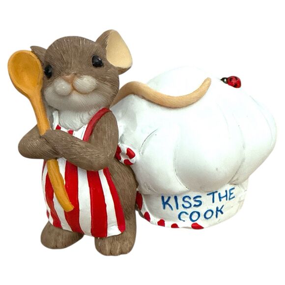 Enesco Charming Tails Mouse Figure 2011 “Well Watcha Waiting For” Kiss the Cook - Picture 2 of 8